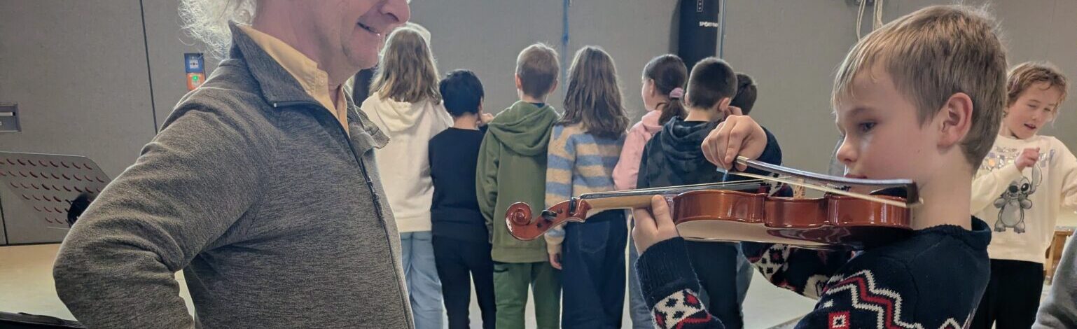 Musikalischer Besuch in der Grundschule